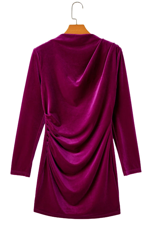 Solange® | Vestido bodycon manga longa em veludo rosa com gola alta e babados